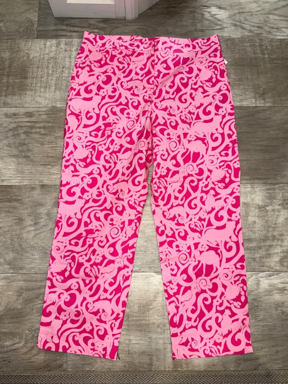 VINTAGE Lilly Pulitzer Pink Patterned Capris